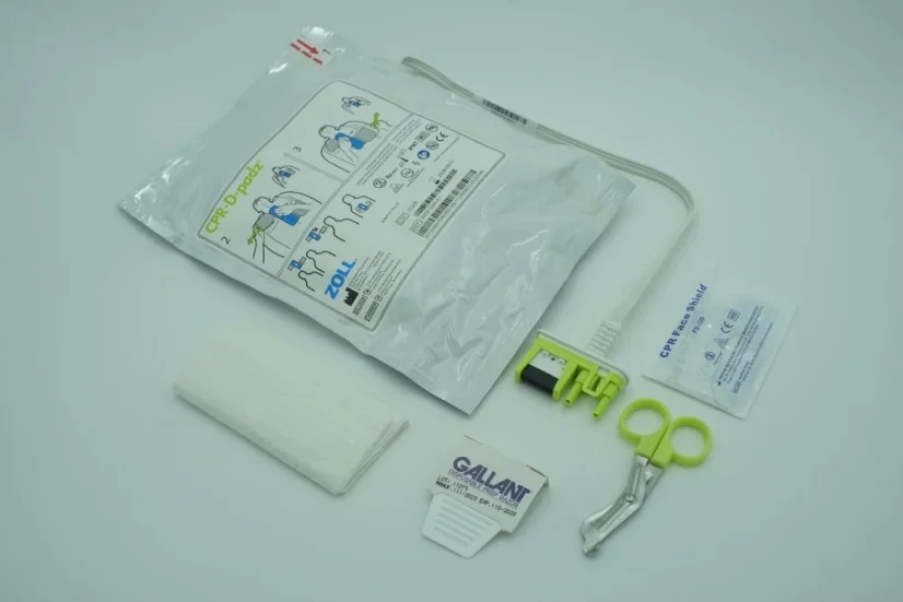 ZOLL AED PLUS Defibrilačné elektródy AED s vyhodnotením KPR – pohľad 3