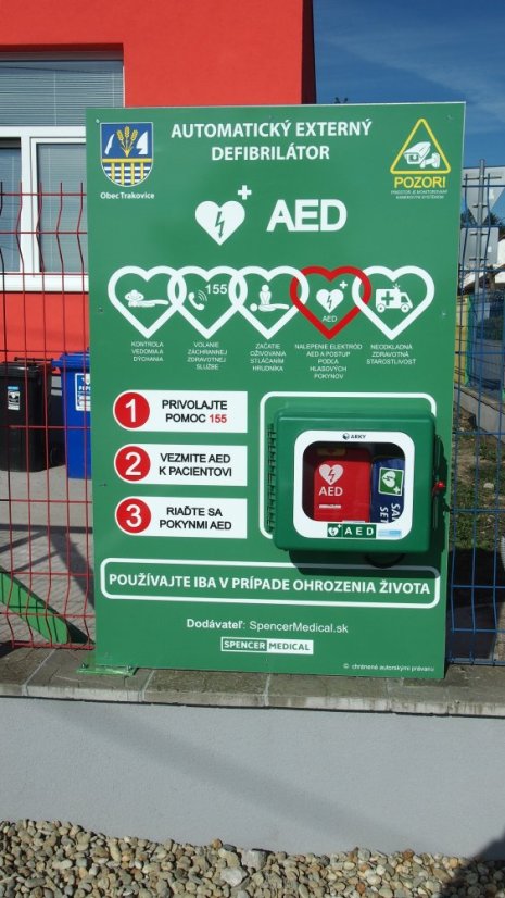 AED defibrilátor 1