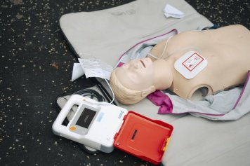 V Nitre pribudlo 17 AED defibrilátorov – pohľad 3