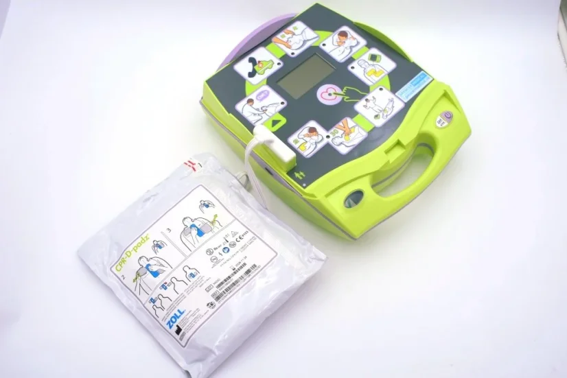 Defibrilátor ZOLL AED Plus 200J – pohľad 7