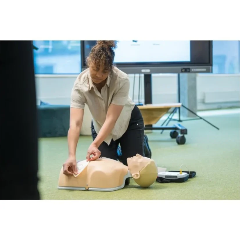 85f5b65b2f03e7a6bb59497de9a420c7 366b32bd69f2b4 little anne qcpr 6 ks stohovatelna sada resuscitacnich figurin 135 01350 5