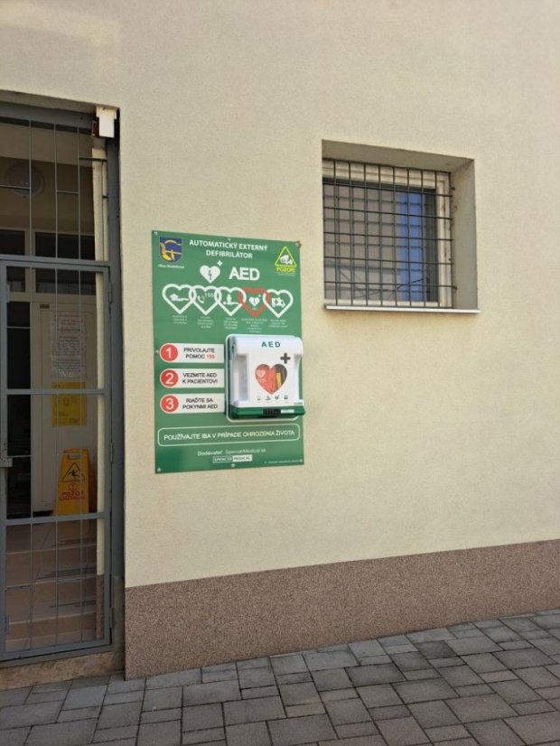 AED defibrilátor Medzibrod