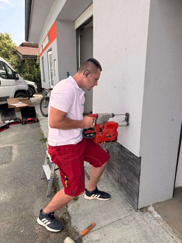 Montáž AED – Spencer Medical