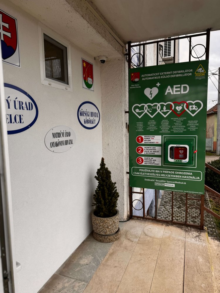 Dvojjazyčná informačná tabuľa prvej pomoci v Gbelciach: Ďalší krok k maximálnemu komfortu pre našich zákazníkov – fotografia 4